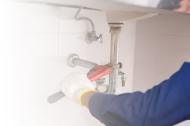 Reparación de fregadero en baño por fontanero profesional en Murcia